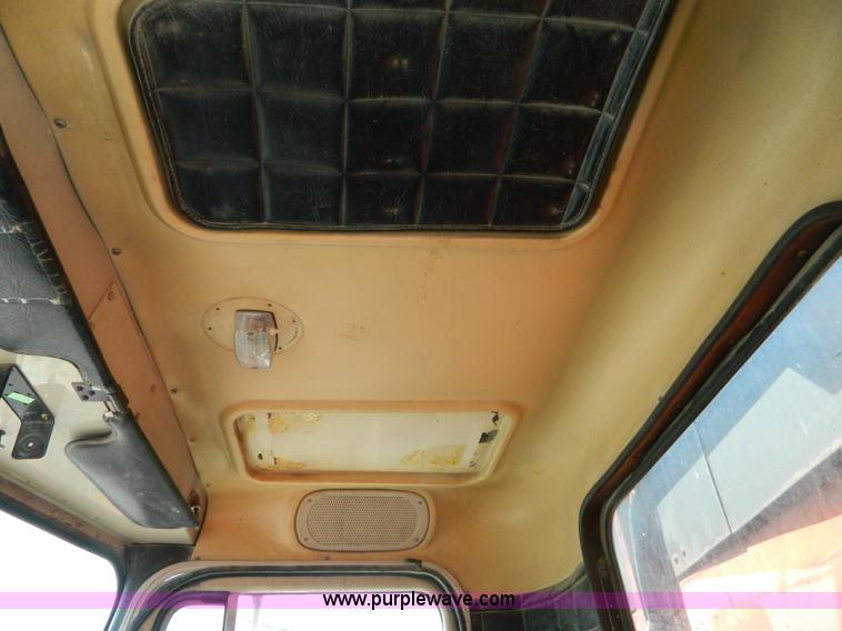 image for item G7929 1985 Peterbilt 349 dump truck