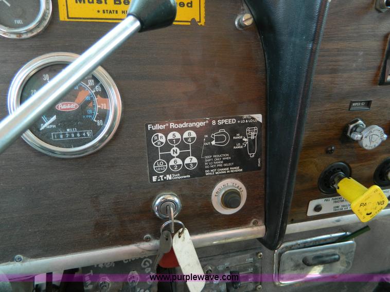 image for item G7929 1985 Peterbilt 349 dump truck