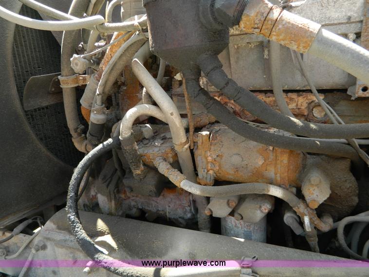 image for item G7929 1985 Peterbilt 349 dump truck