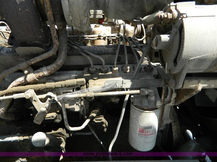 image for item G7929 1985 Peterbilt 349 dump truck