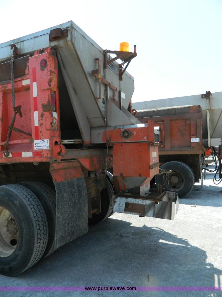 image for item G7930 1991 International 4900 dump truck