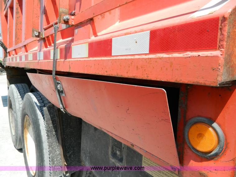 image for item G7930 1991 International 4900 dump truck