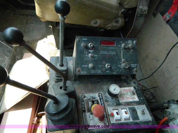 image for item G7930 1991 International 4900 dump truck