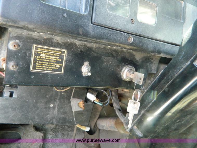 image for item G7930 1991 International 4900 dump truck