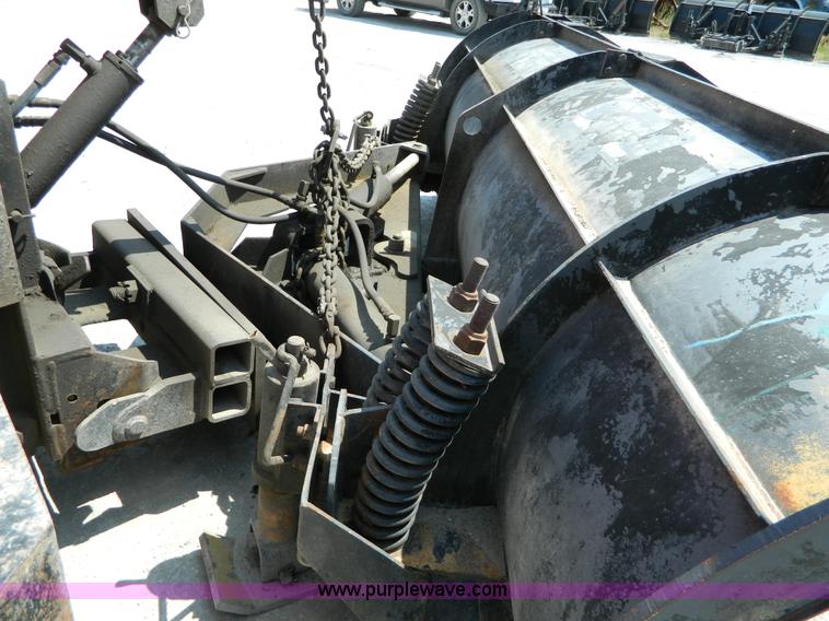 image for item G7930 1991 International 4900 dump truck