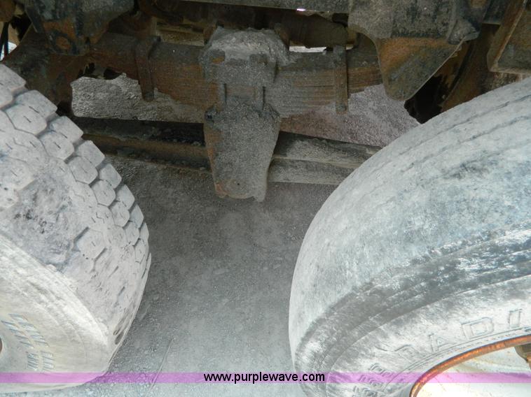 image for item G7931 1984 Ford LNT8000 dump truck