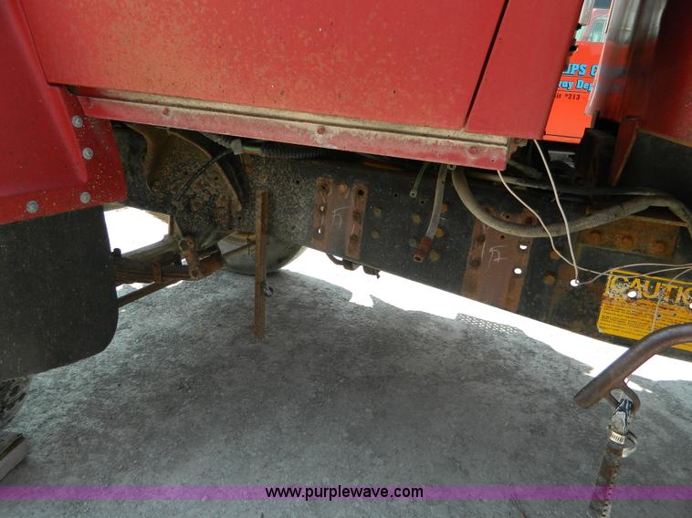 image for item G7931 1984 Ford LNT8000 dump truck