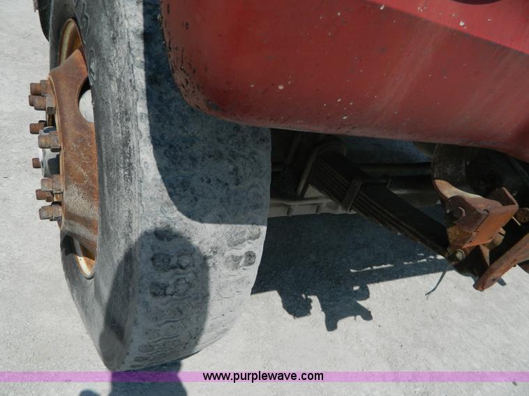 image for item G7931 1984 Ford LNT8000 dump truck