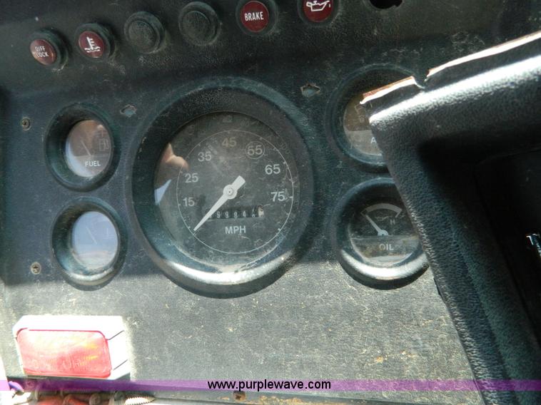 image for item G7931 1984 Ford LNT8000 dump truck