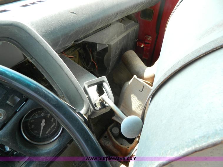 image for item G7931 1984 Ford LNT8000 dump truck