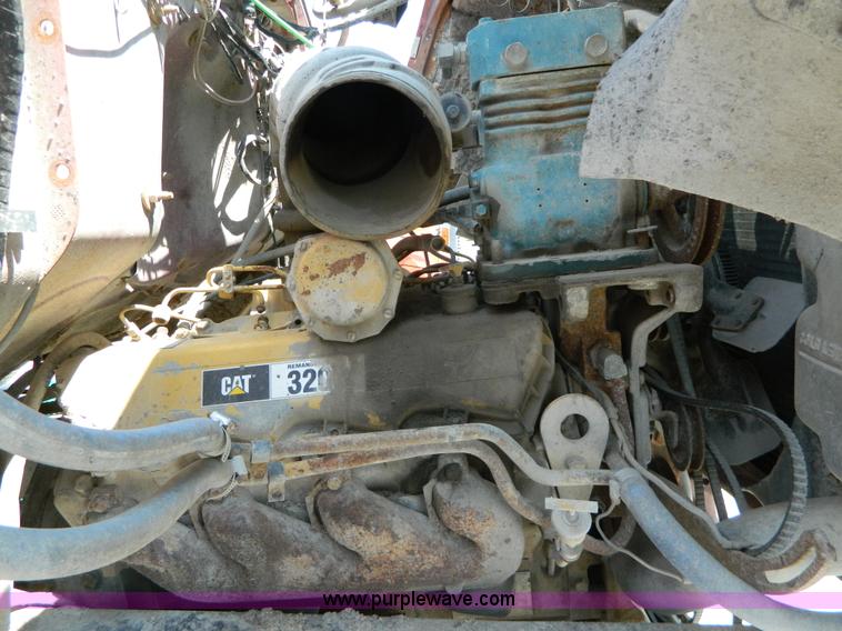 image for item G7931 1984 Ford LNT8000 dump truck