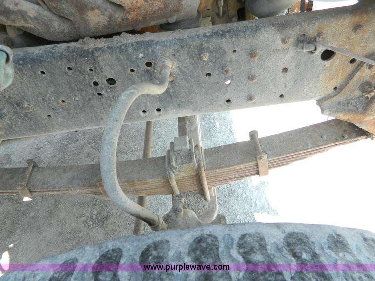 image for item G7931 1984 Ford LNT8000 dump truck