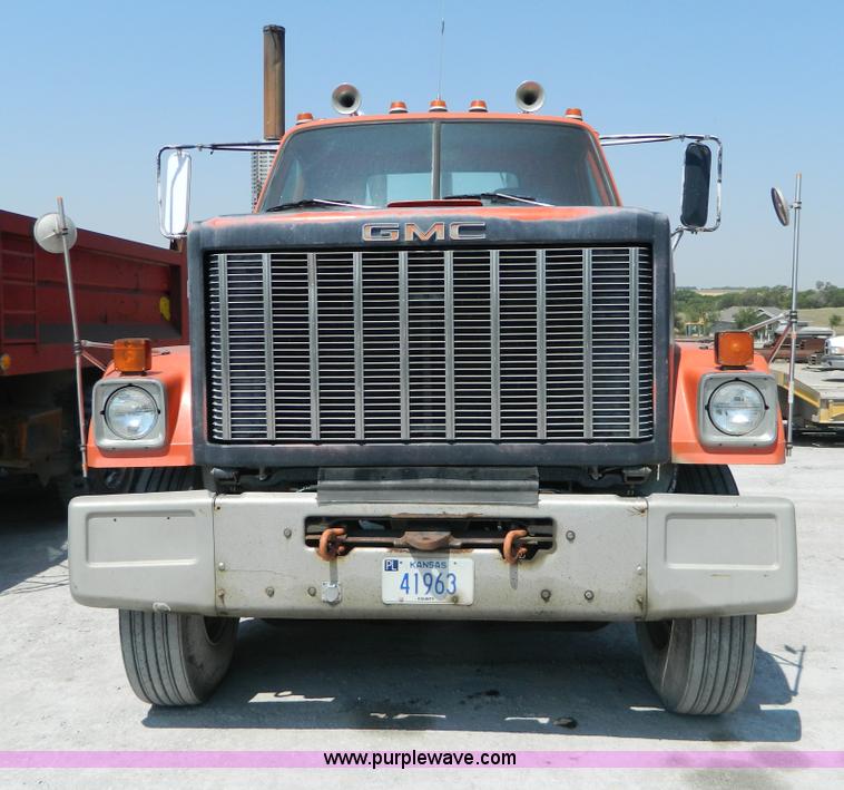 image for item G7932 1983 GMC Brigadier semi truck