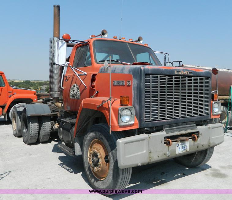 image for item G7932 1983 GMC Brigadier semi truck