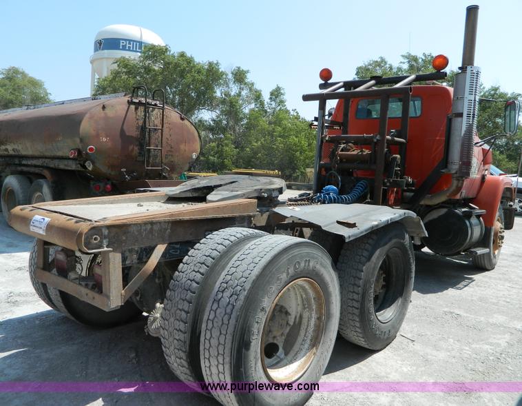 image for item G7932 1983 GMC Brigadier semi truck