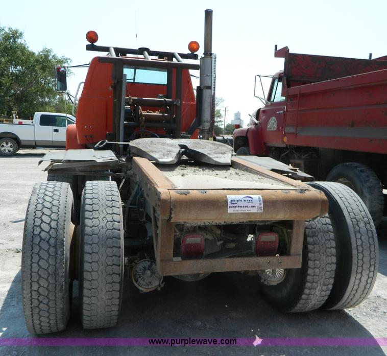 image for item G7932 1983 GMC Brigadier semi truck