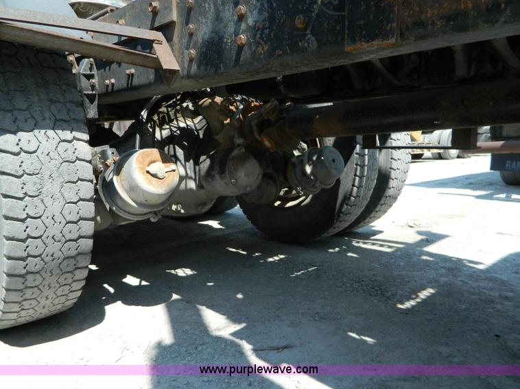 image for item G7932 1983 GMC Brigadier semi truck