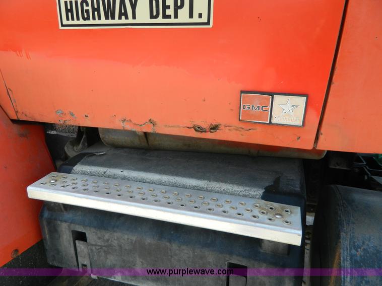 image for item G7932 1983 GMC Brigadier semi truck