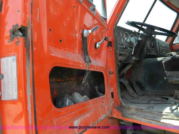 image for item G7932 1983 GMC Brigadier semi truck