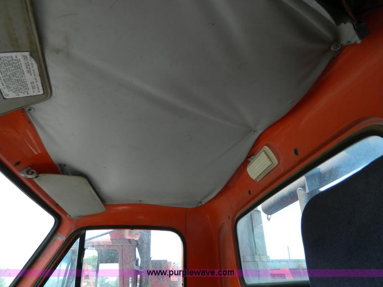 image for item G7932 1983 GMC Brigadier semi truck