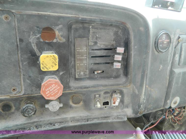 image for item G7932 1983 GMC Brigadier semi truck