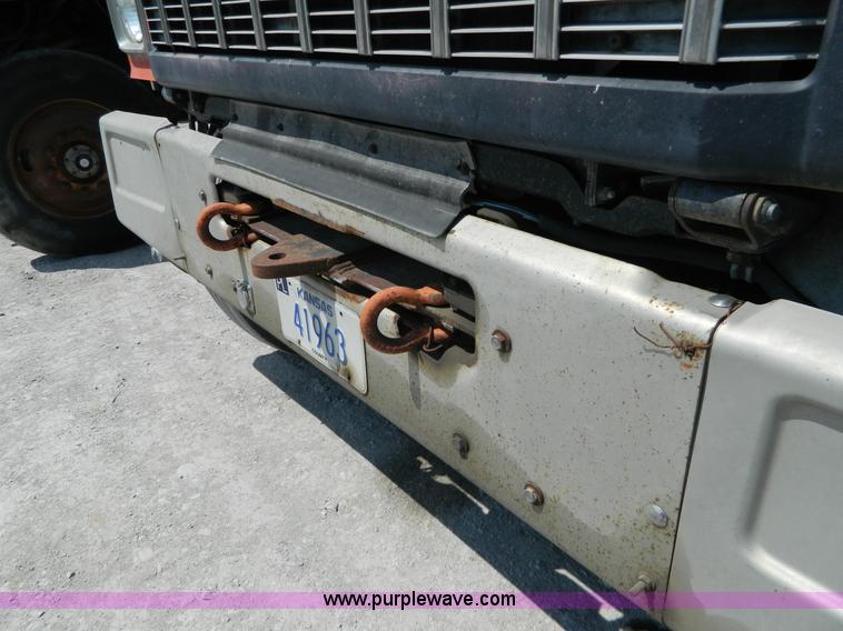 image for item G7932 1983 GMC Brigadier semi truck