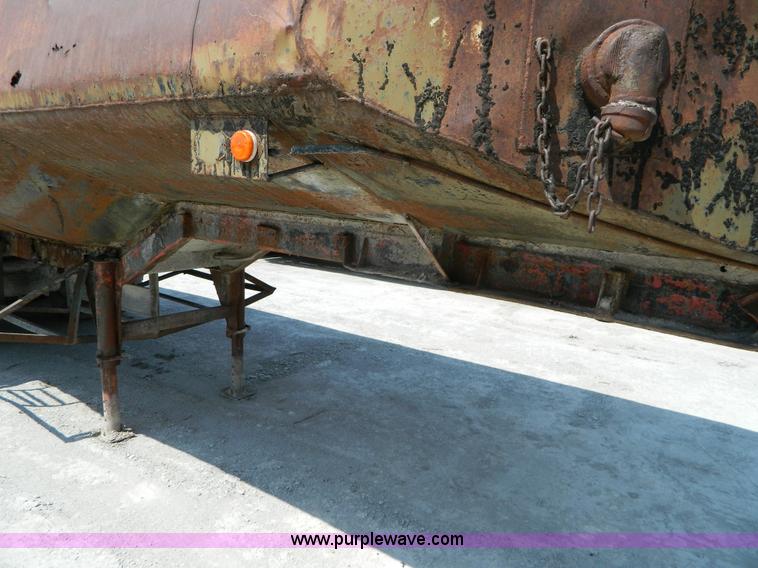 image for item G7933 1947 Fruehauf 903 tanker trailer