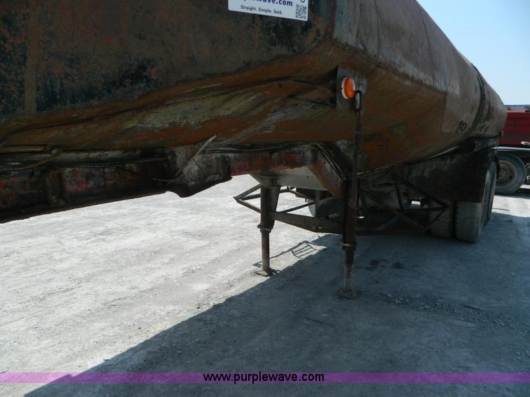 image for item G7933 1947 Fruehauf 903 tanker trailer