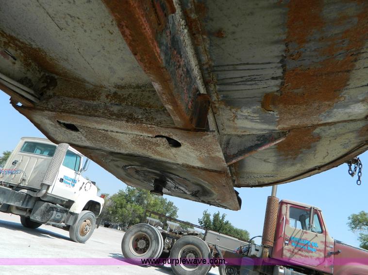 image for item G7933 1947 Fruehauf 903 tanker trailer