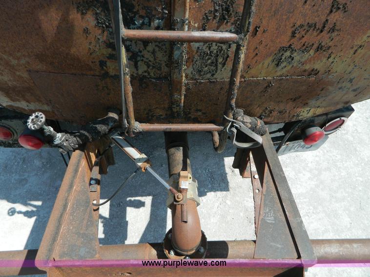 image for item G7933 1947 Fruehauf 903 tanker trailer