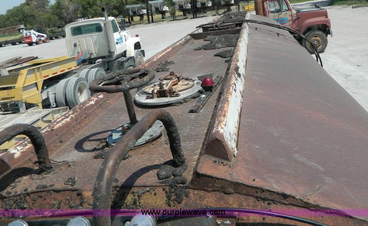 image for item G7933 1947 Fruehauf 903 tanker trailer