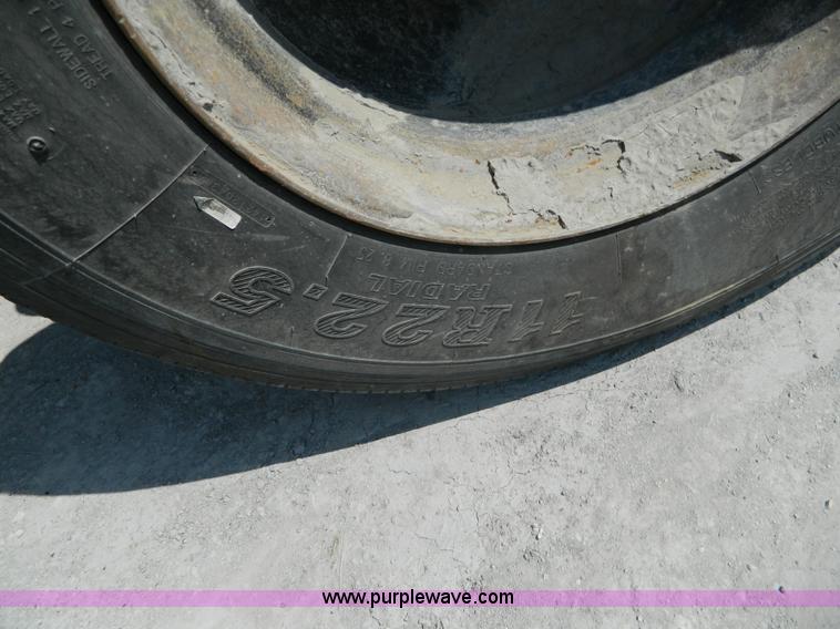 image for item G7934 1988 International S2500 semi truck