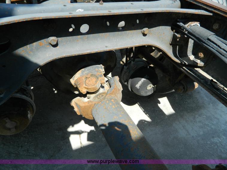 image for item G7934 1988 International S2500 semi truck