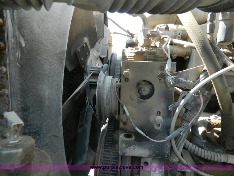 image for item G7934 1988 International S2500 semi truck