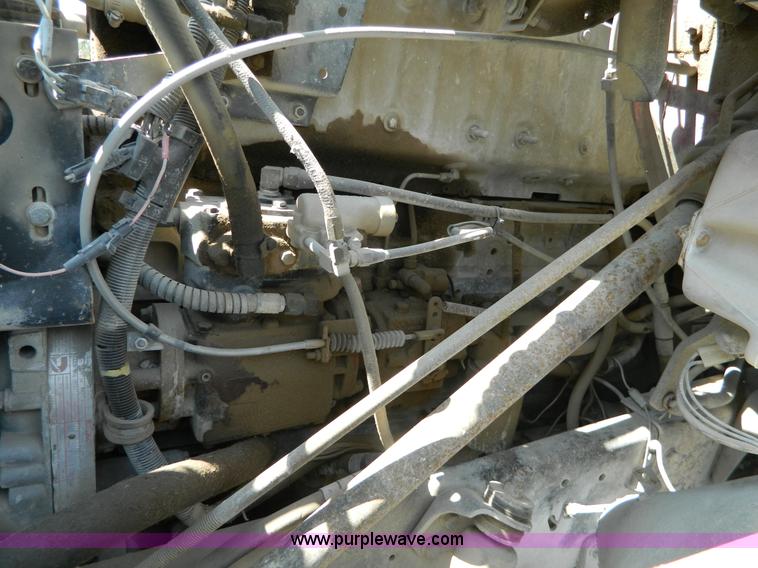 image for item G7934 1988 International S2500 semi truck