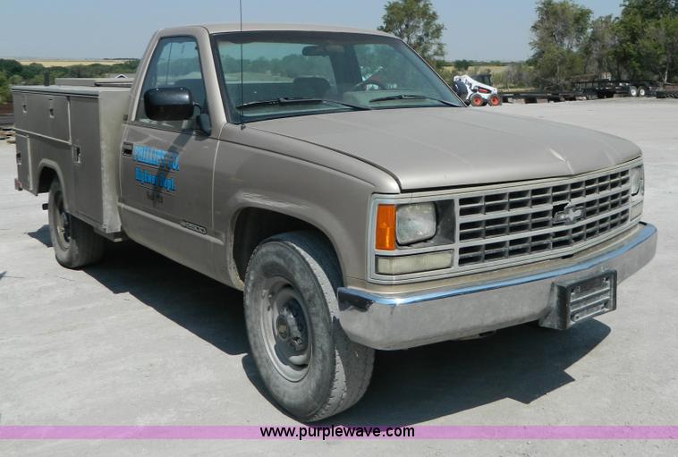 image for item G7935 1992 Chevrolet 2500 utility truck