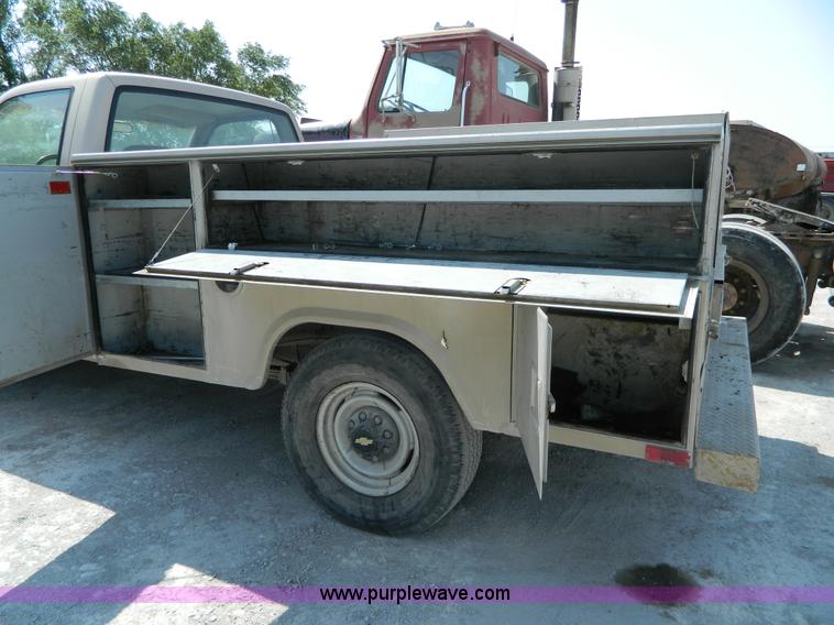 image for item G7935 1992 Chevrolet 2500 utility truck