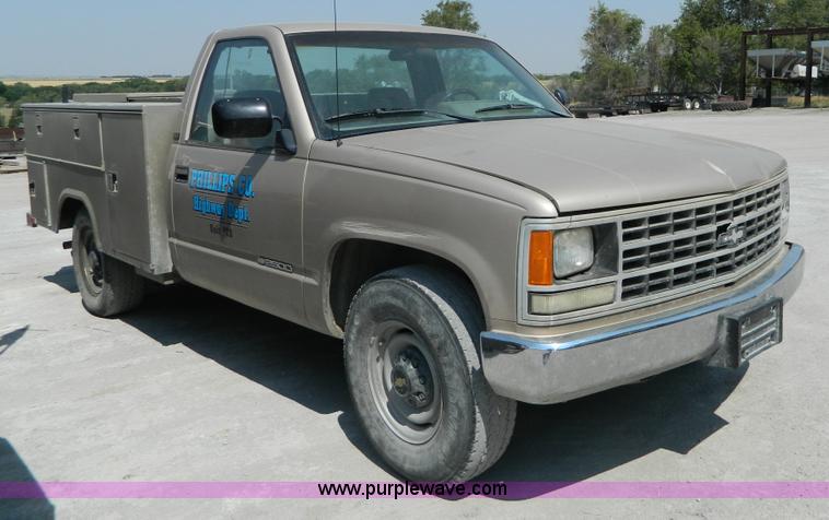 image for item G7935 1992 Chevrolet 2500 utility truck