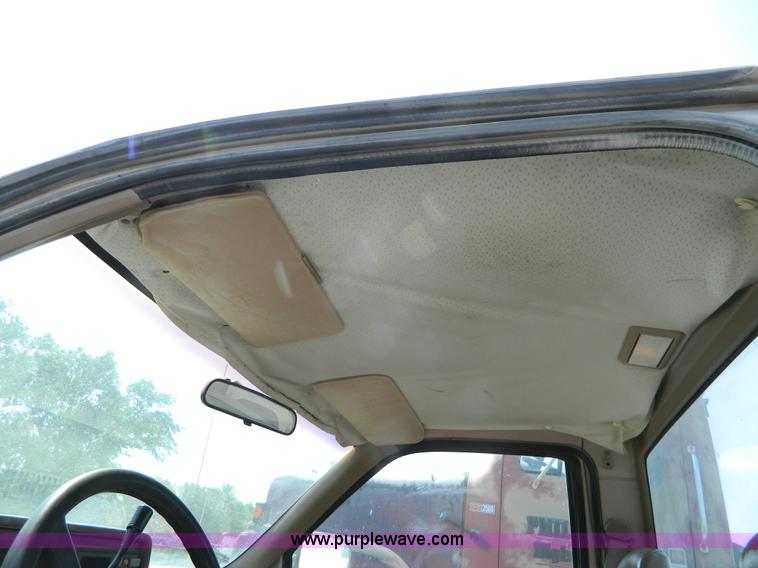 image for item G7935 1992 Chevrolet 2500 utility truck