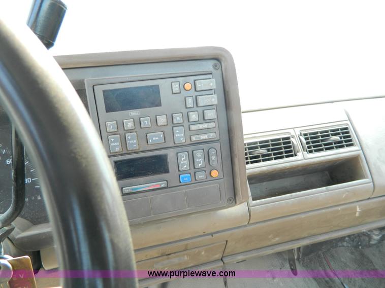 image for item G7935 1992 Chevrolet 2500 utility truck