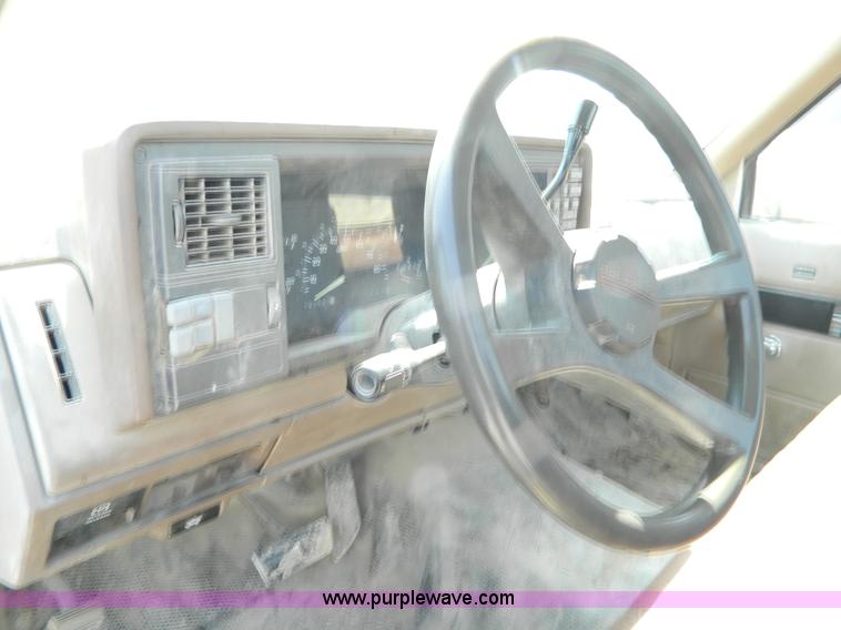 image for item G7935 1992 Chevrolet 2500 utility truck