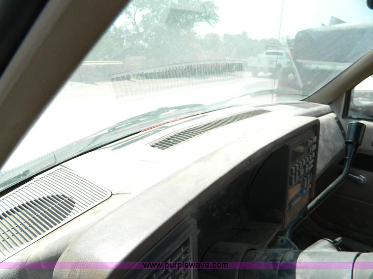 image for item G7935 1992 Chevrolet 2500 utility truck