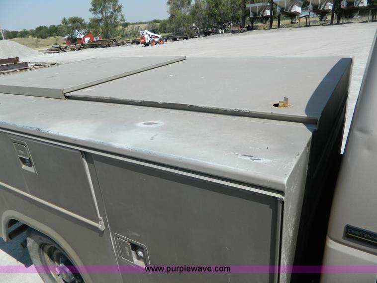 image for item G7935 1992 Chevrolet 2500 utility truck