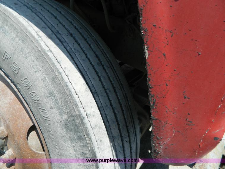 image for item G7936 1989 Ford LNT8000 dump truck