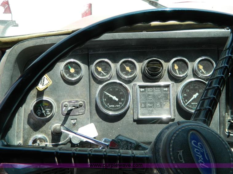 image for item G7936 1989 Ford LNT8000 dump truck