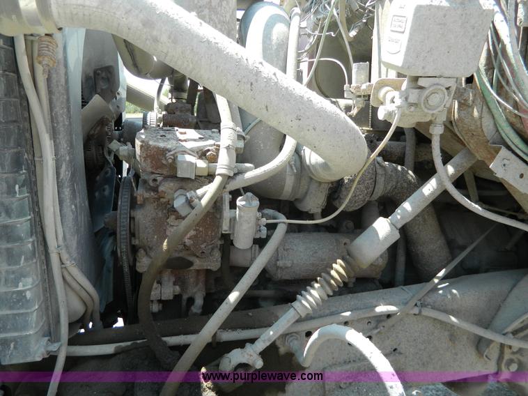 image for item G7936 1989 Ford LNT8000 dump truck