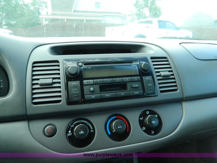 image for item G7939 2003 Toyota Camry LE