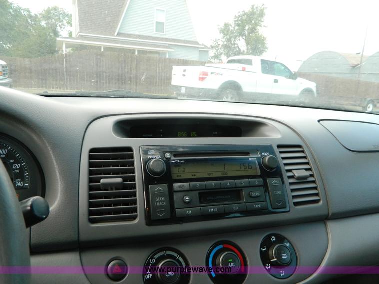 image for item G7939 2003 Toyota Camry LE