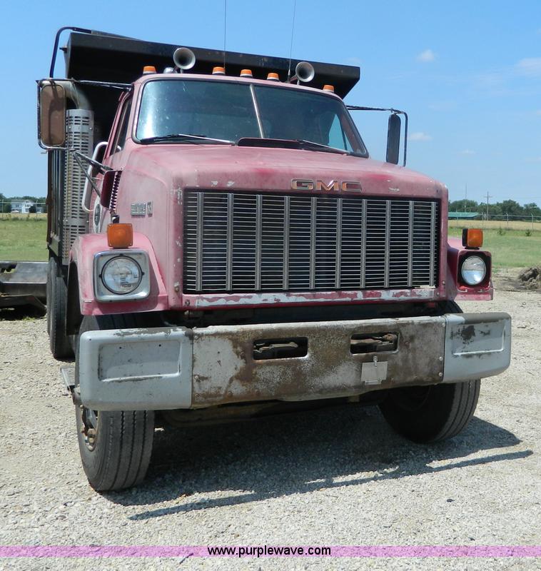 image for item G7946 1985 GMC Brigadier dump truck