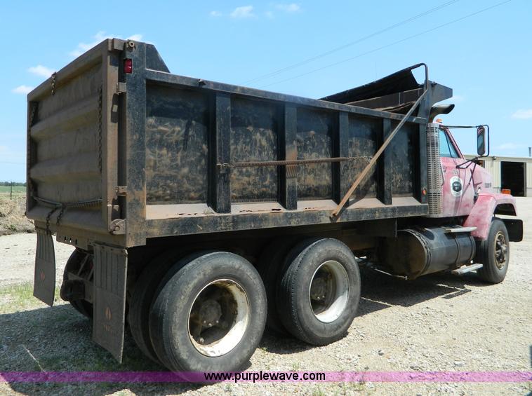 image for item G7946 1985 GMC Brigadier dump truck
